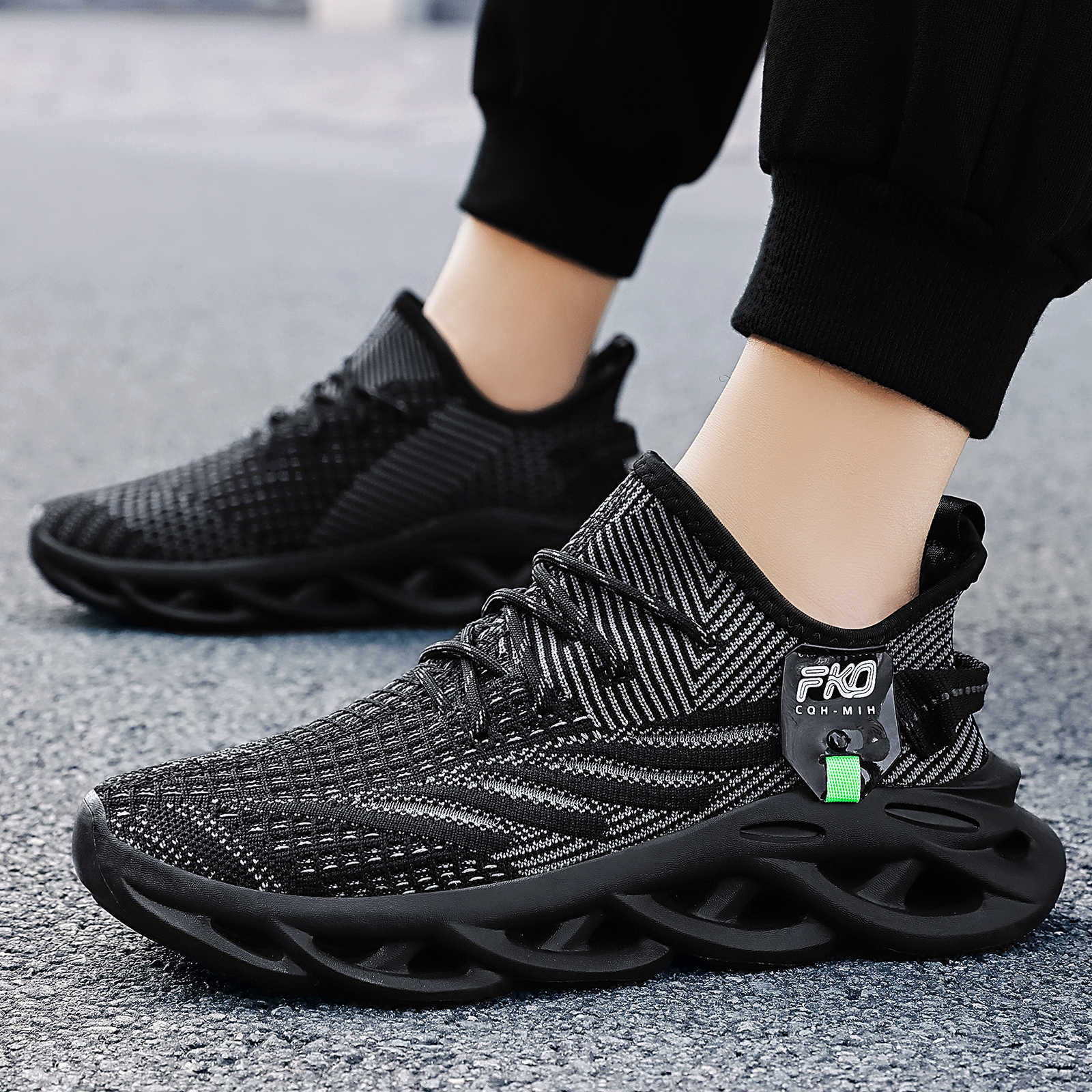Men's Breathable Knit Sneakers - đánh giá và giá Knit Fabric Lace Up Sneakers